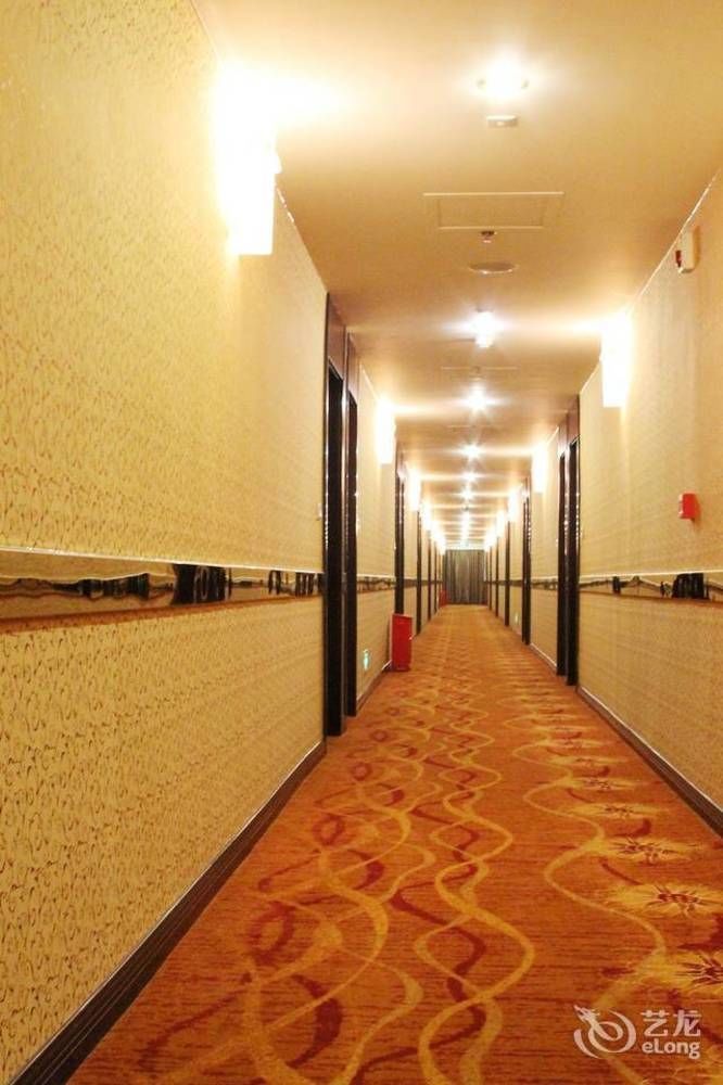 Chengdu Ronghome Hotel 外观 照片