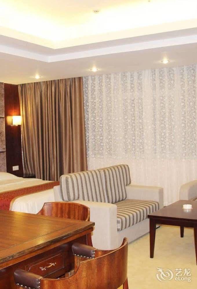 Chengdu Ronghome Hotel 外观 照片