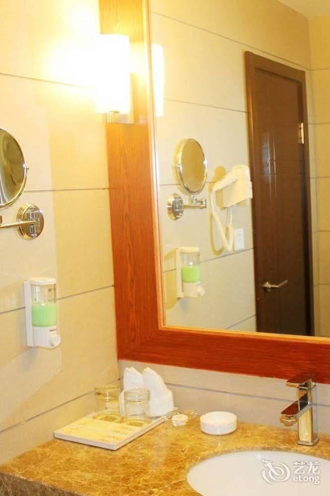 Chengdu Ronghome Hotel 外观 照片