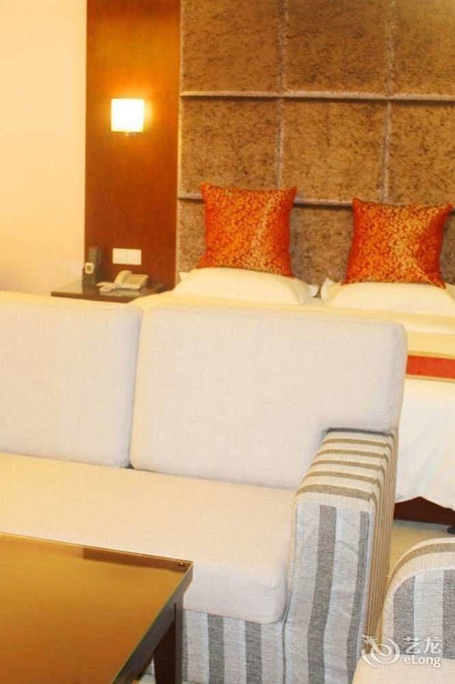 Chengdu Ronghome Hotel 外观 照片