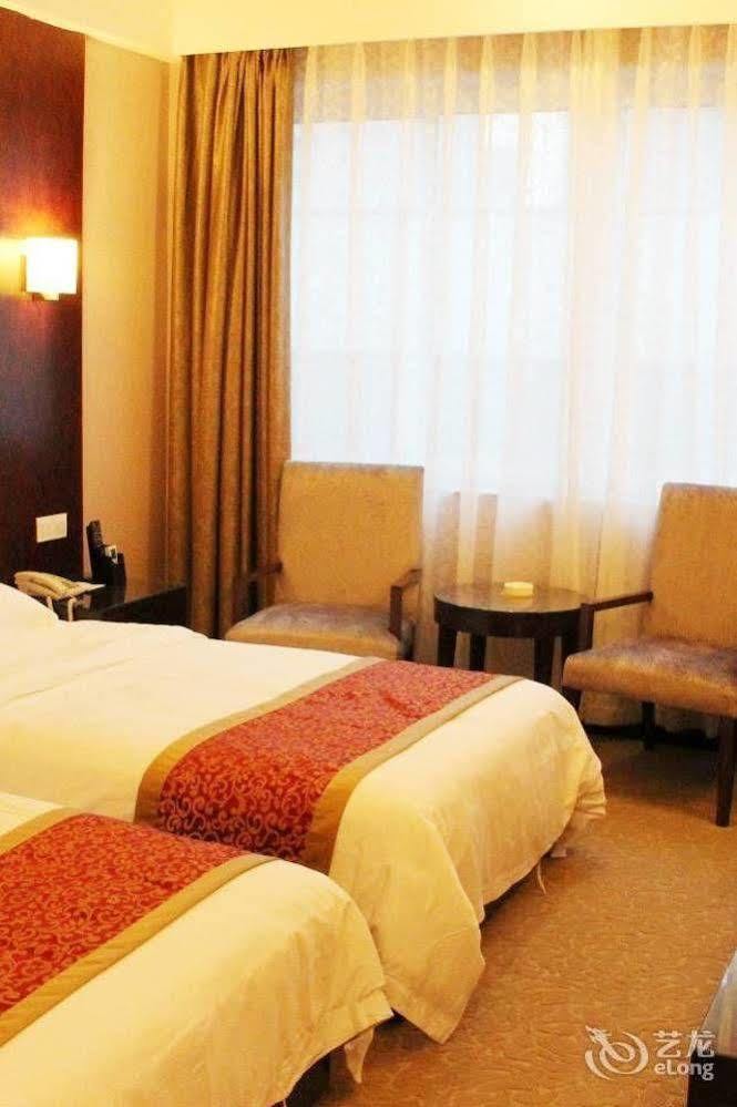 Chengdu Ronghome Hotel 外观 照片