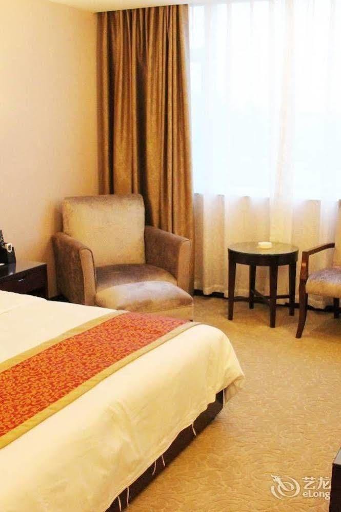 Chengdu Ronghome Hotel 外观 照片